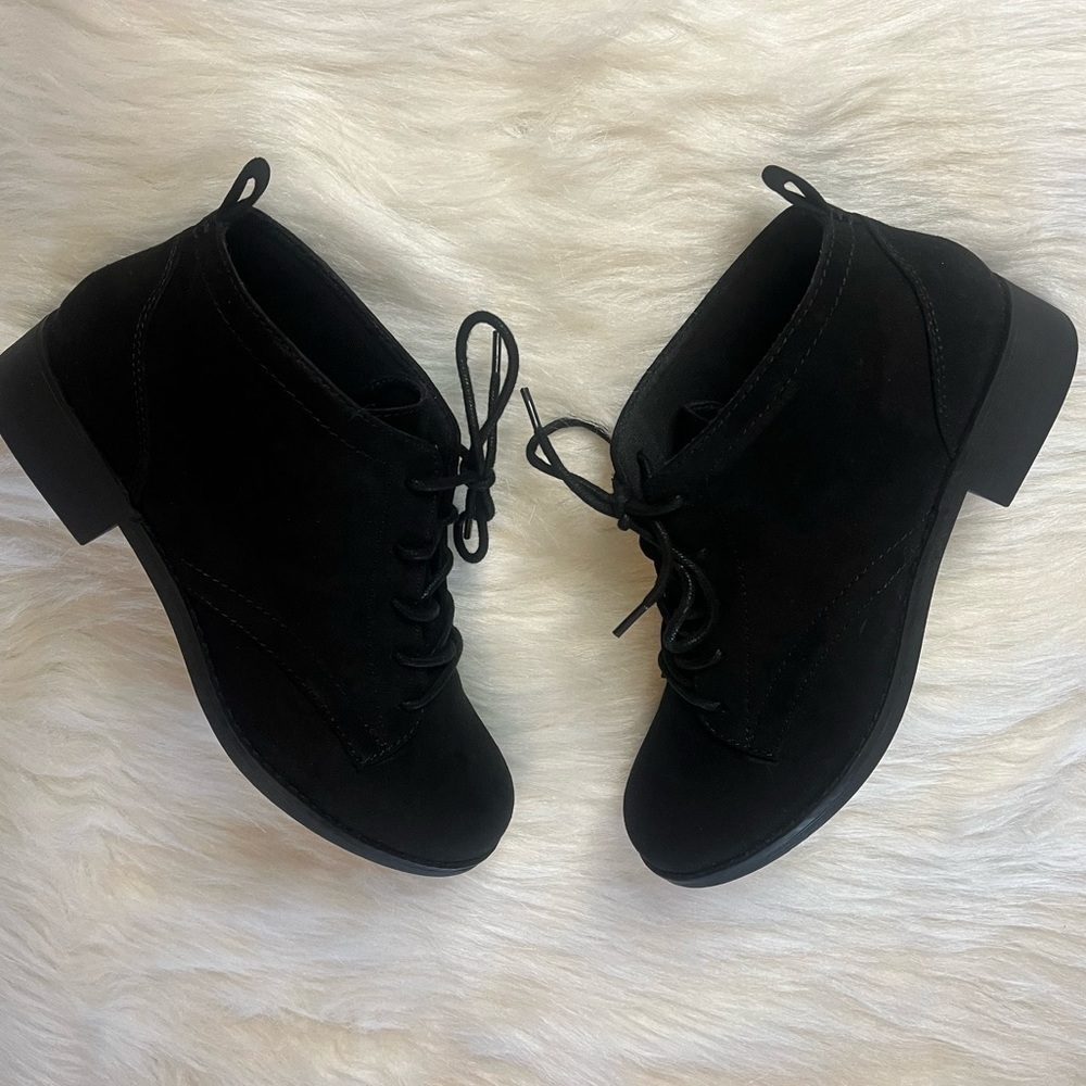 Makalu Suede Booties